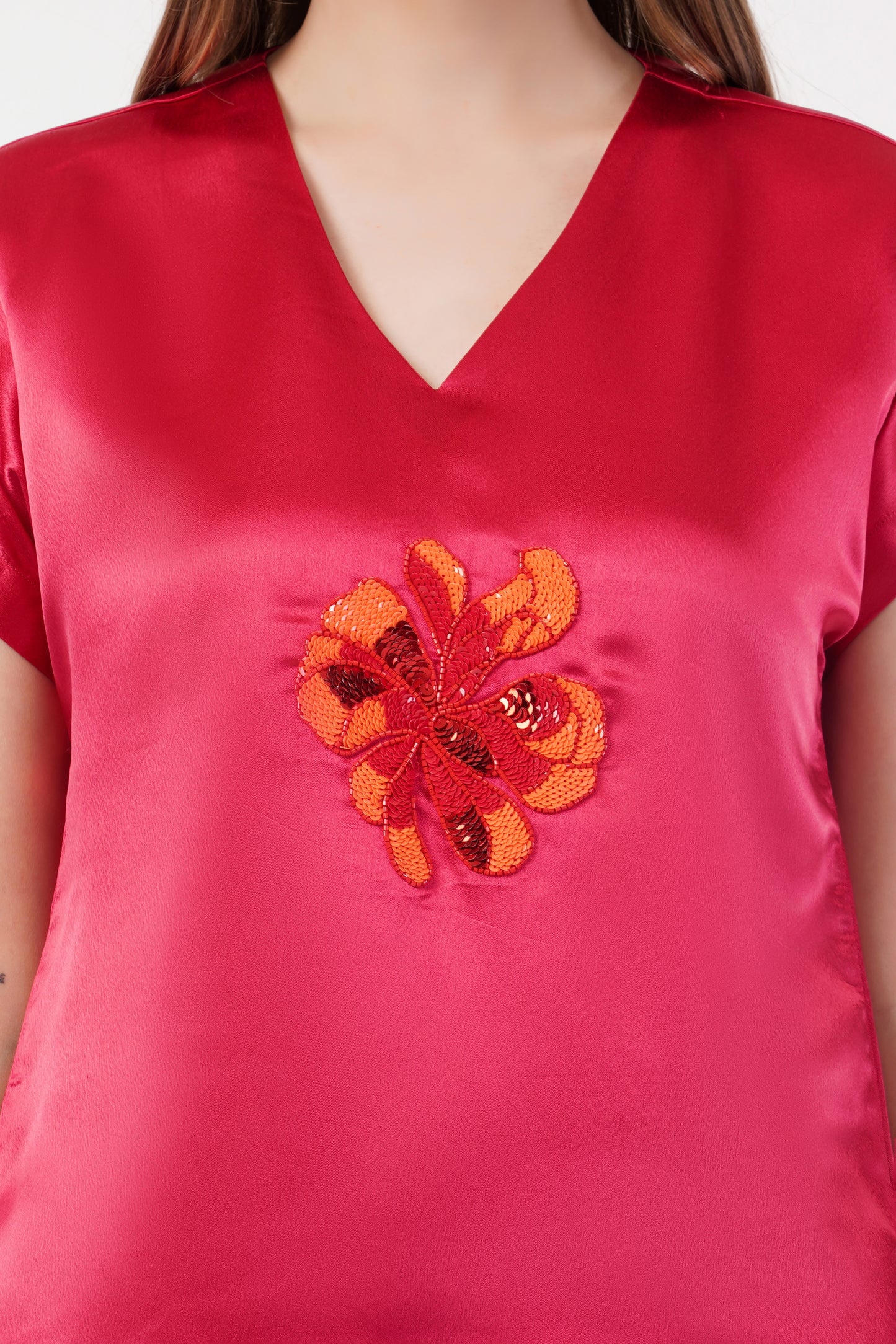 RED FLORAL V-NECK TOP